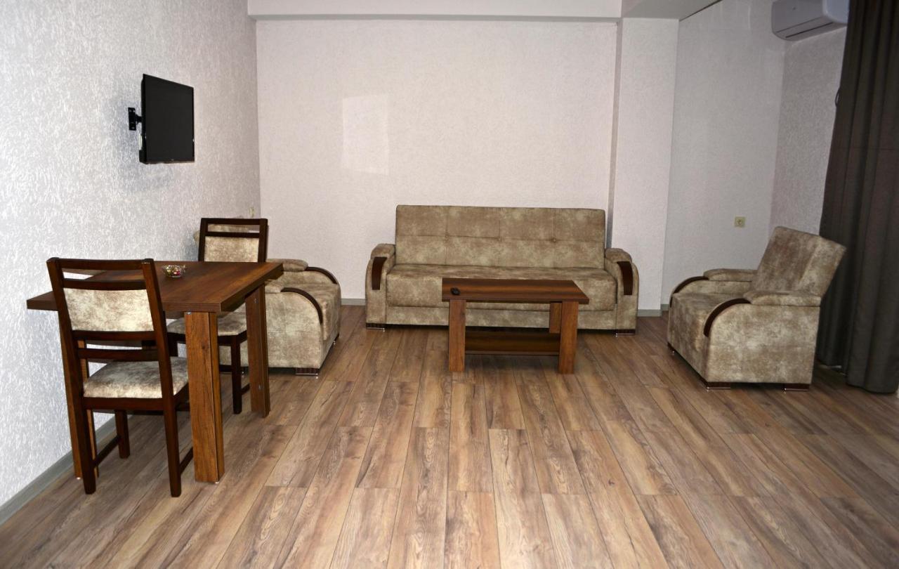 G&G Hotel Tbilisi ภายนอก รูปภาพ