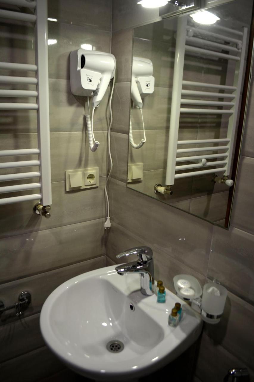 G&G Hotel Tbilisi ภายนอก รูปภาพ