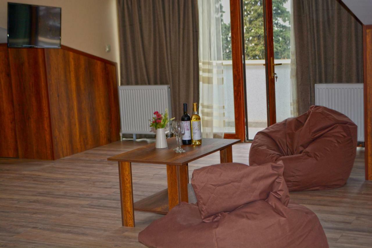 G&G Hotel Tbilisi ภายนอก รูปภาพ