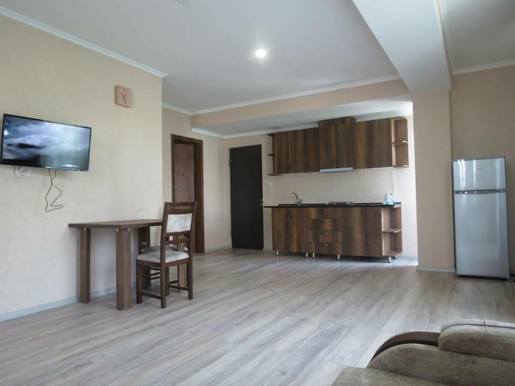 G&G Hotel Tbilisi ภายนอก รูปภาพ