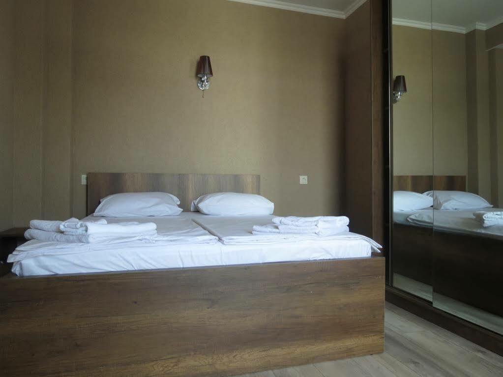 G&G Hotel Tbilisi ภายนอก รูปภาพ