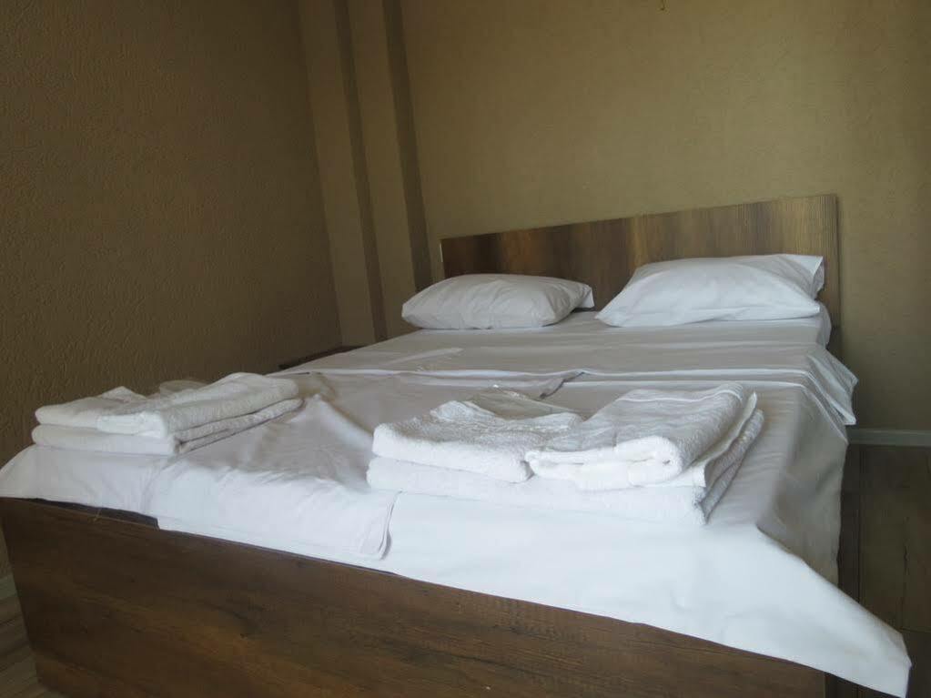 G&G Hotel Tbilisi ภายนอก รูปภาพ
