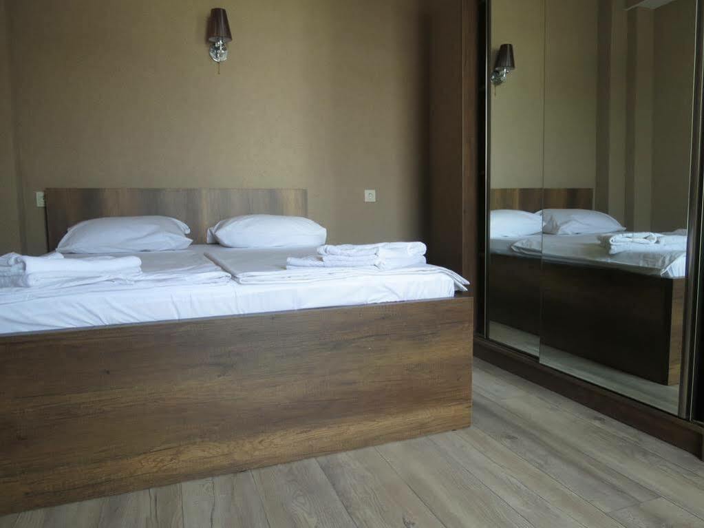 G&G Hotel Tbilisi ภายนอก รูปภาพ